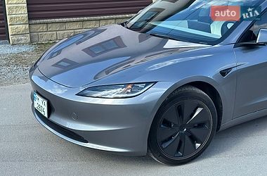 Седан Tesla Model 3 2024 в Звягеле