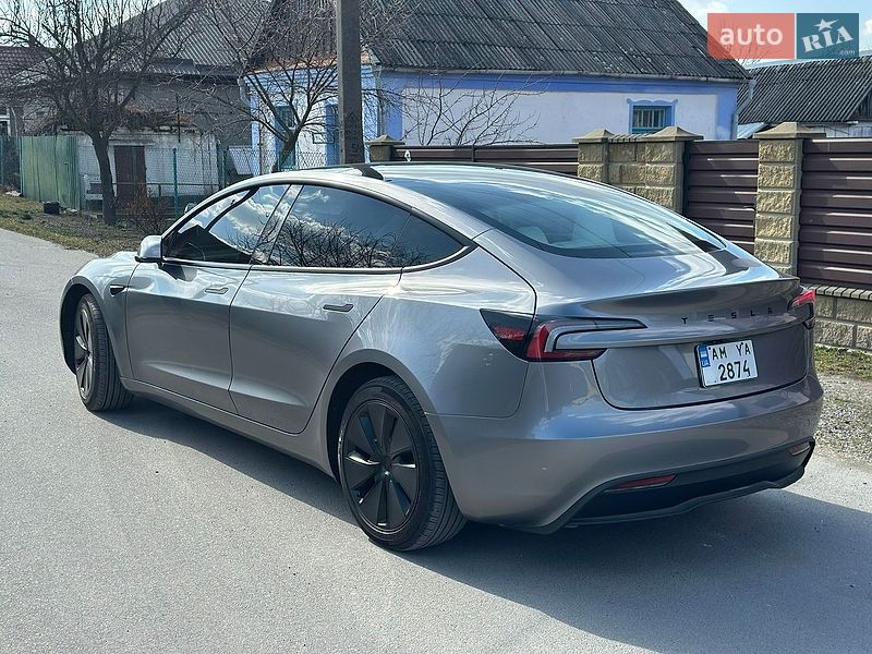 Седан Tesla Model 3 2024 в Звягеле