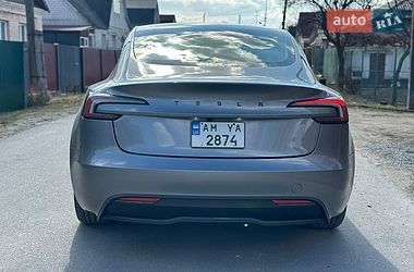 Седан Tesla Model 3 2024 в Звягеле