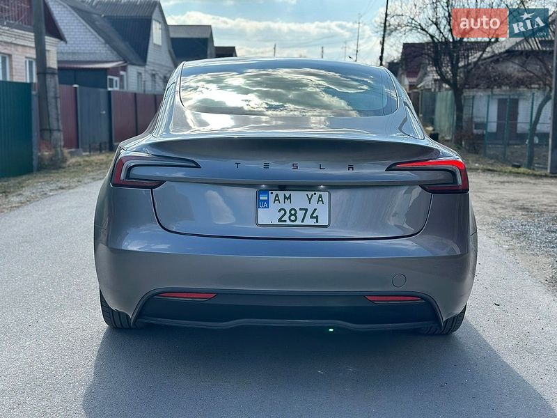 Седан Tesla Model 3 2024 в Звягеле