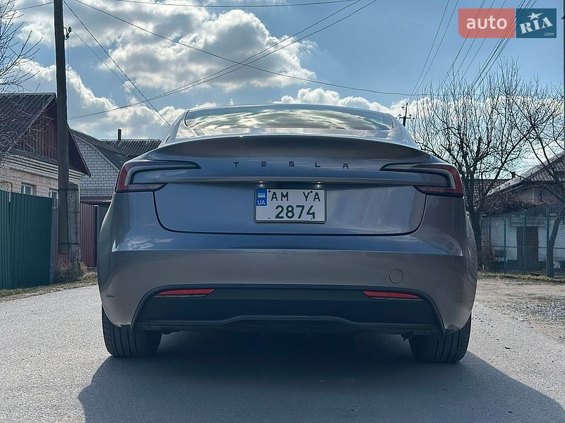 Седан Tesla Model 3 2024 в Звягеле