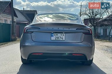 Седан Tesla Model 3 2024 в Звягеле