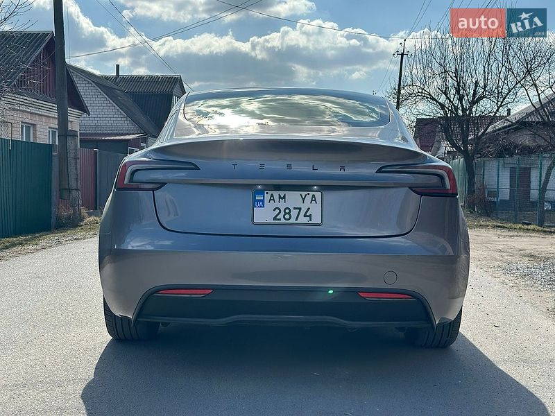 Седан Tesla Model 3 2024 в Звягеле