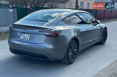 Седан Tesla Model 3 2024 в Звягеле
