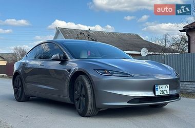 Седан Tesla Model 3 2024 в Звягеле