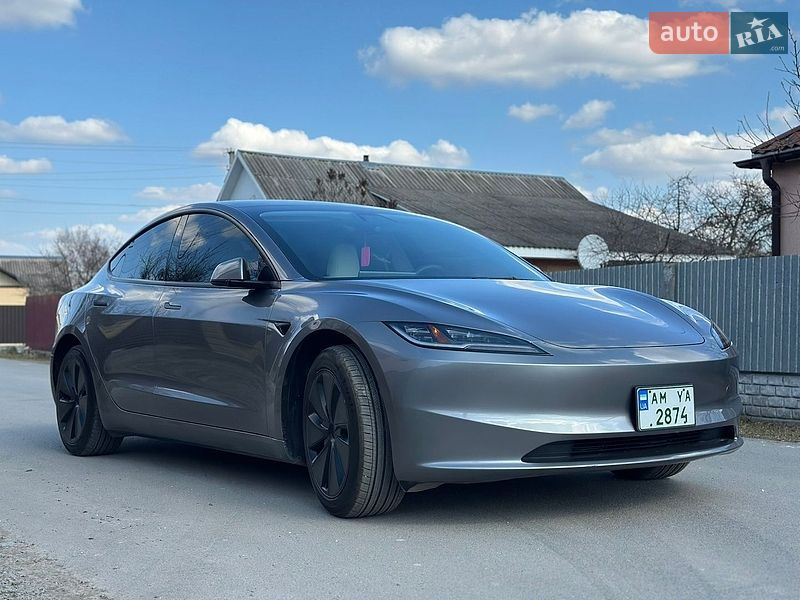 Седан Tesla Model 3 2024 в Звягеле