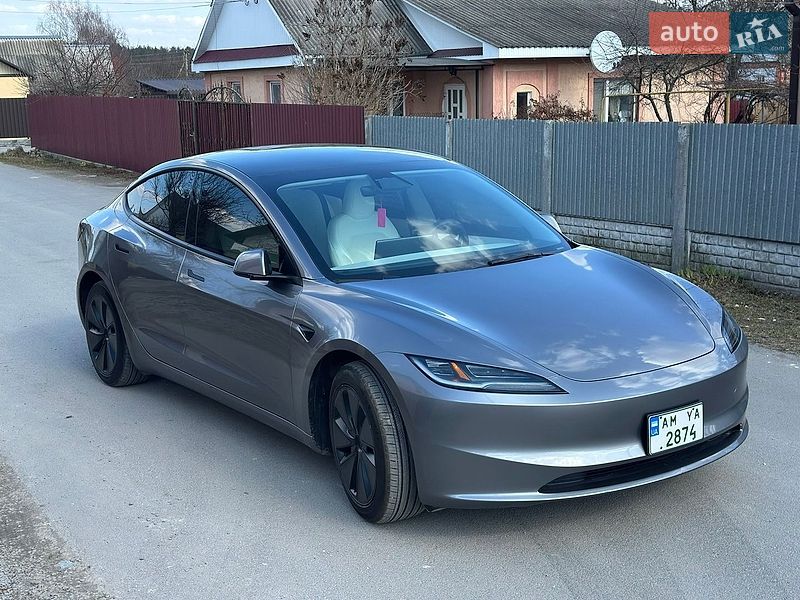 Седан Tesla Model 3 2024 в Звягеле