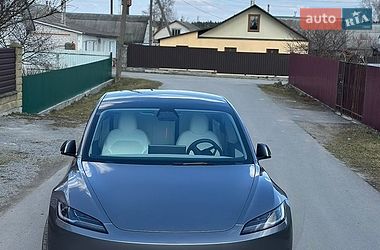 Седан Tesla Model 3 2024 в Звягеле