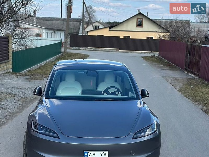 Седан Tesla Model 3 2024 в Звягеле