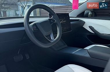 Седан Tesla Model 3 2024 в Звягеле