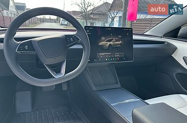 Седан Tesla Model 3 2024 в Звягеле