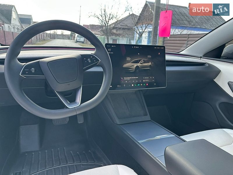 Седан Tesla Model 3 2024 в Звягеле