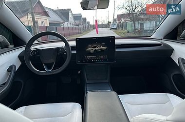 Седан Tesla Model 3 2024 в Звягеле