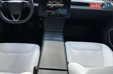 Седан Tesla Model 3 2024 в Звягеле