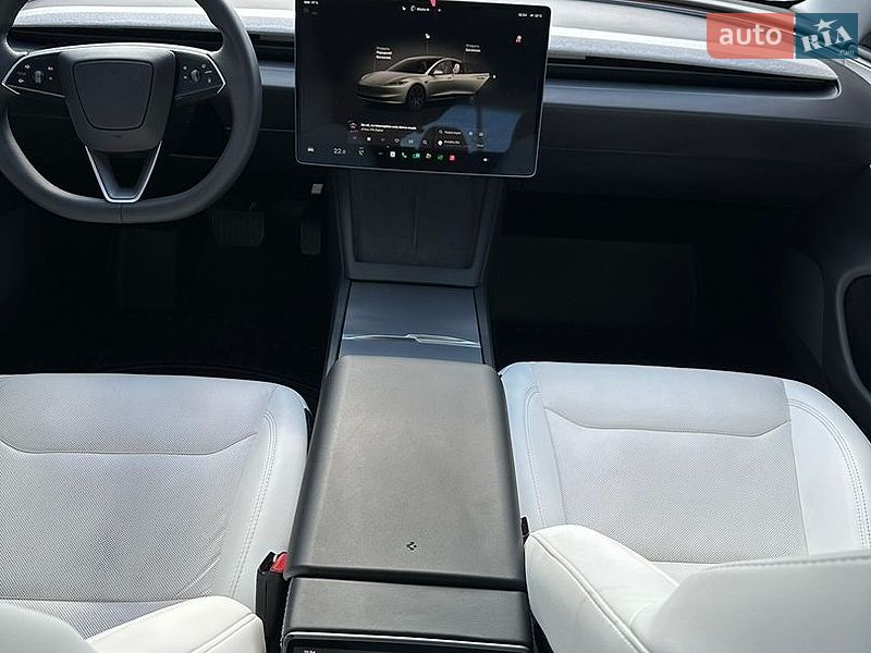 Седан Tesla Model 3 2024 в Звягеле