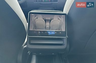 Седан Tesla Model 3 2024 в Звягеле