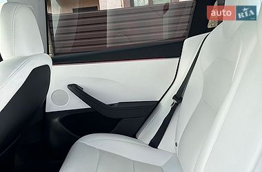 Седан Tesla Model 3 2024 в Звягеле