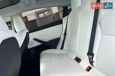 Седан Tesla Model 3 2024 в Звягеле
