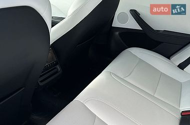 Седан Tesla Model 3 2024 в Звягеле