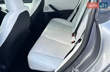 Седан Tesla Model 3 2024 в Звягеле