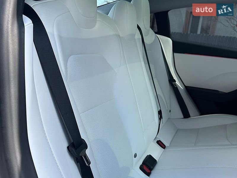 Седан Tesla Model 3 2024 в Звягеле
