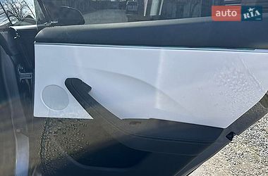 Седан Tesla Model 3 2024 в Звягеле