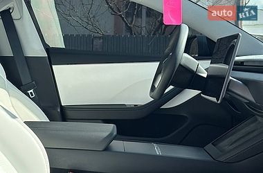 Седан Tesla Model 3 2024 в Звягеле