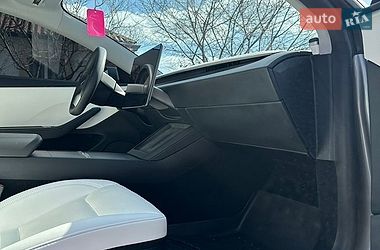 Седан Tesla Model 3 2024 в Звягеле