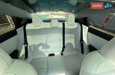 Седан Tesla Model 3 2024 в Звягеле
