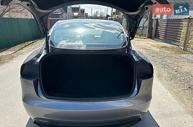 Седан Tesla Model 3 2024 в Звягеле