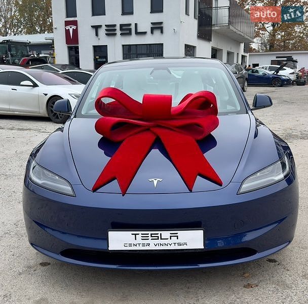 Tesla Model 3 2024