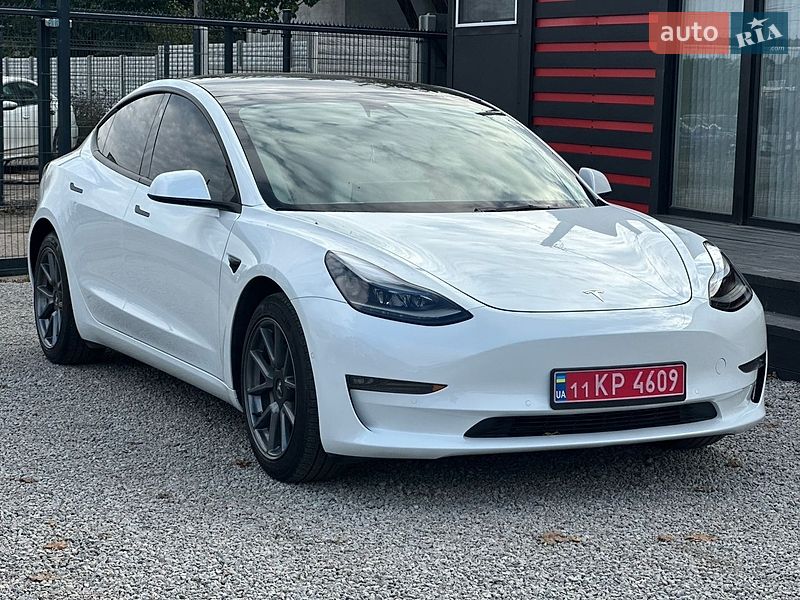 Седан Tesla Model 3 2022 в Білій Церкві
