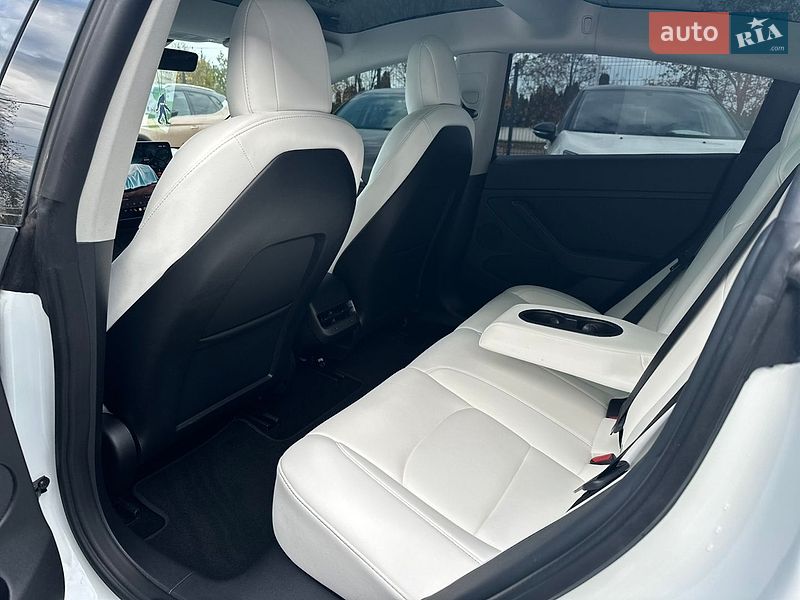 Седан Tesla Model 3 2022 в Білій Церкві
