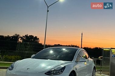 Седан Tesla Model 3 2019 в Виннице