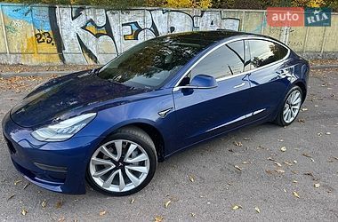 Седан Tesla Model 3 2020 в Львове