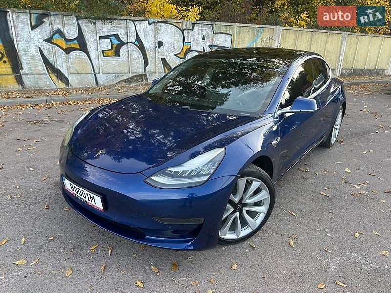Седан Tesla Model 3 2020 в Львове