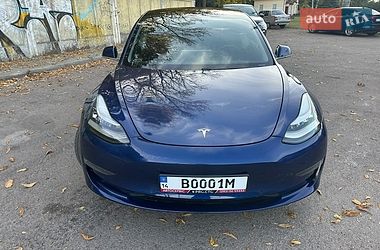 Седан Tesla Model 3 2020 в Львове