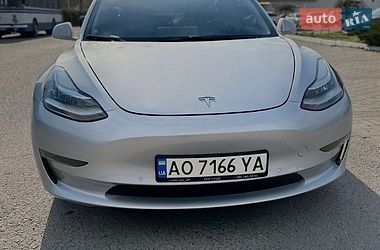Седан Tesla Model 3 2018 в Ужгороде