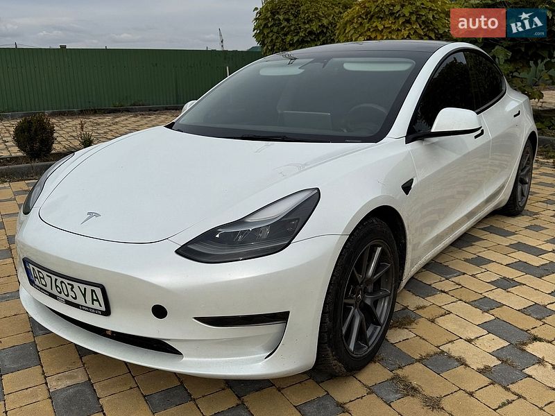 Седан Tesla Model 3 2022 в Виннице