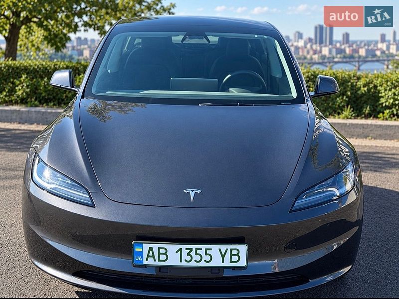 Tesla Model 3 2024