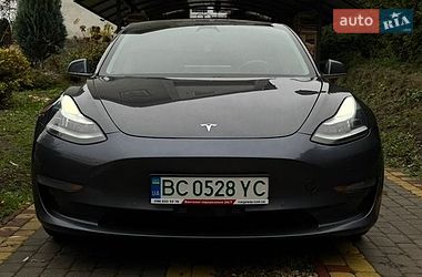 Седан Tesla Model 3 2019 в Львові