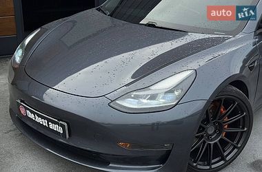Седан Tesla Model 3 2020 в Рівному