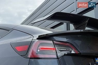 Седан Tesla Model 3 2020 в Рівному