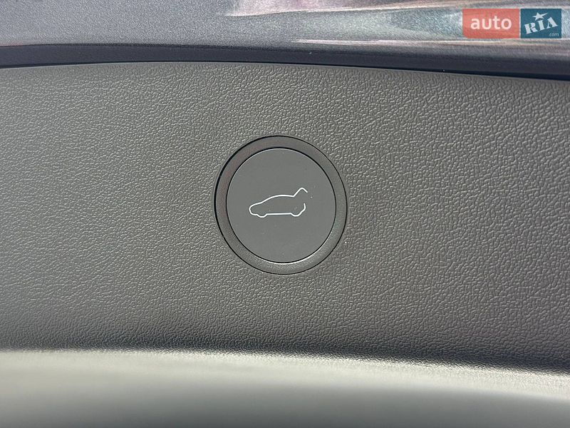 Седан Tesla Model 3 2020 в Рівному