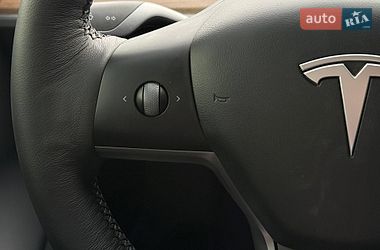 Седан Tesla Model 3 2020 в Рівному