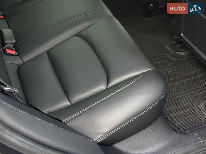 Седан Tesla Model 3 2020 в Рівному
