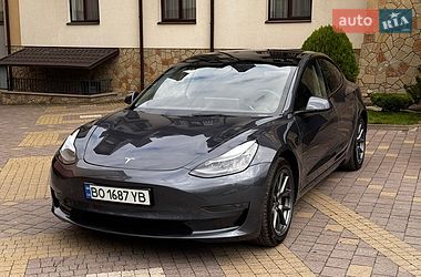 Седан Tesla Model 3 2023 в Тернополі