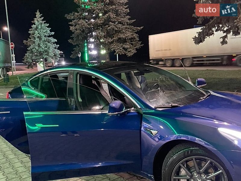 Седан Tesla Model 3 2019 в Львові фото 13 Седан Tesla Model 3 2019 в Львові