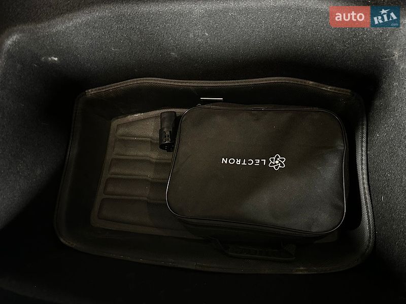 Седан Tesla Model 3 2023 в Львове фото 8 Седан Tesla Model 3 2023 в Львове