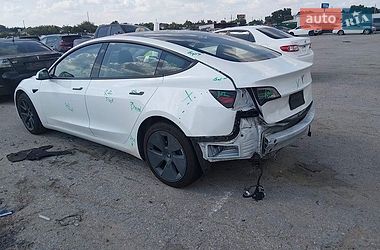 Седан Tesla Model 3 2022 в Львове